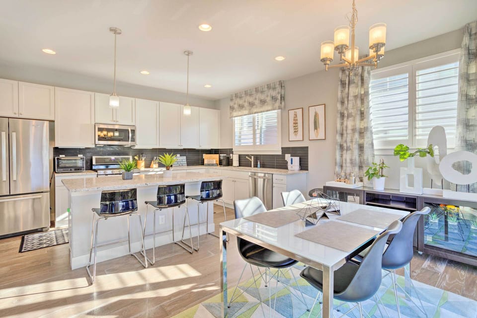 Dining Area | Dishware/Flatware