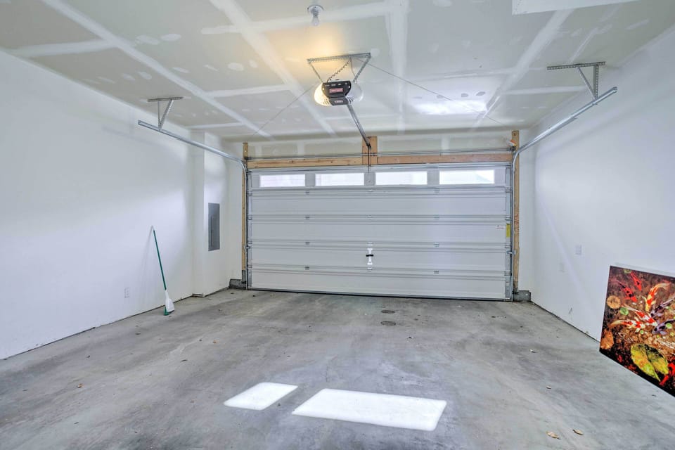 Parking | Garage (2 Vehicles)