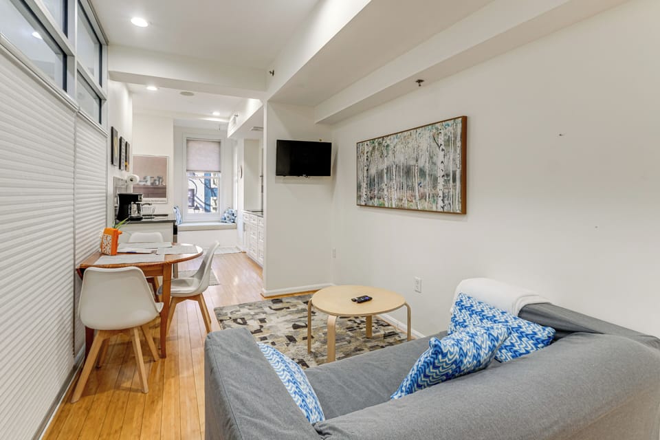 Alexandria Vacation Rental | 1BR | 1BA | 1,000 Sq Ft | Stairs Required