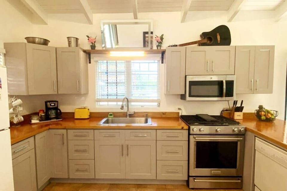Surfer Shack Kitchen 