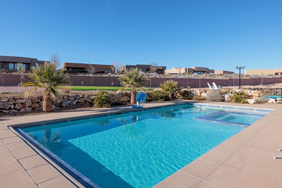 Private Pool and Hottub