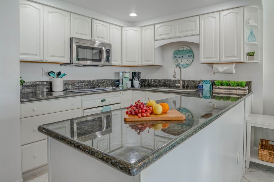 Maalaea Kai 104 Kitchen