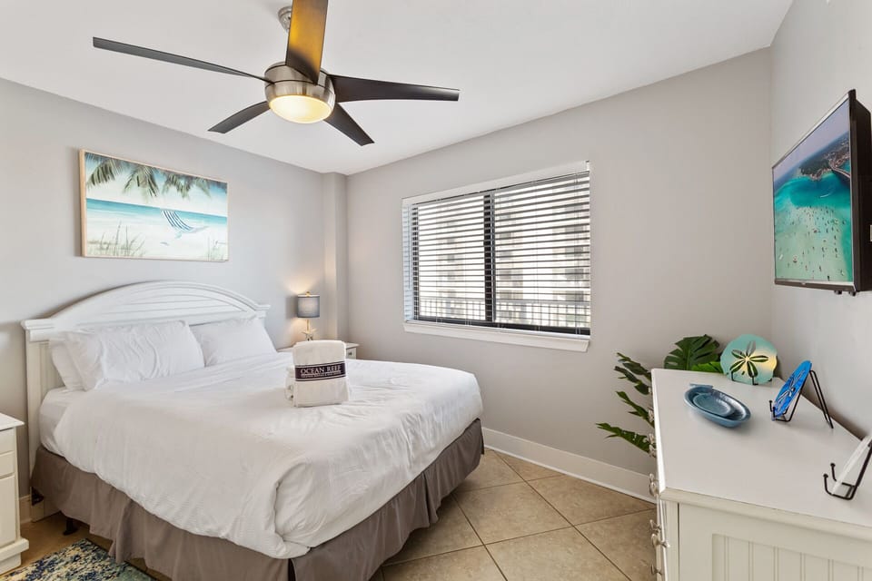 23-Mainsail-332-Bedroom-3
