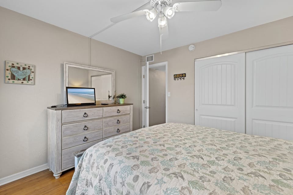 Guest bedroom