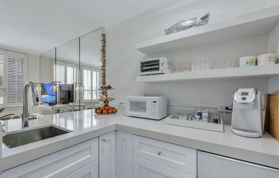 kitchenette for light cooking.  coffee maker, fridge, micro, toaster, hot plate