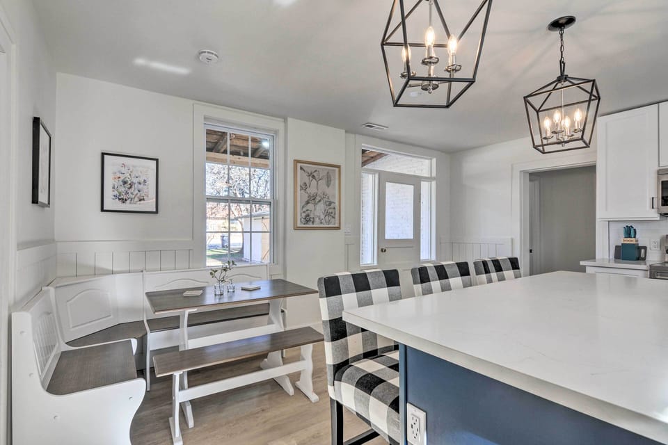 Dining Area | Dishware/Flatware | Trash Bags/Paper Towels