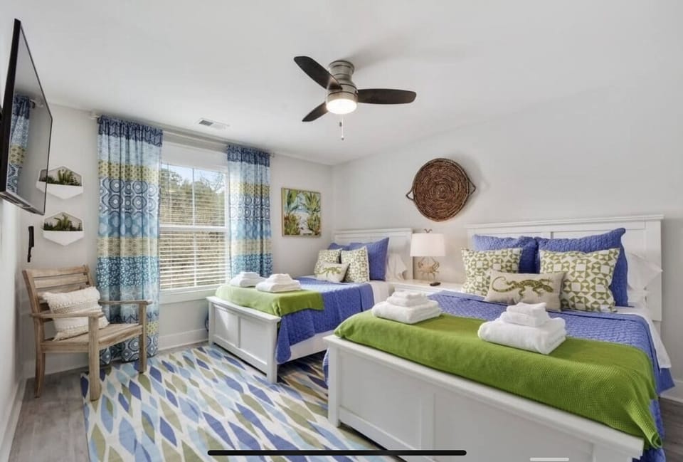 Third  Floor Bedroom with 2 Full beds.