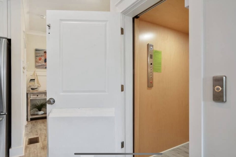 Free use of Elevator :) Garage  up to 4th floor