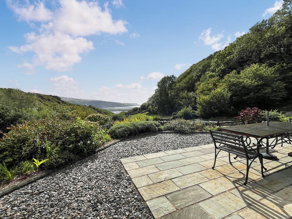 Patio | Bryn Derw, Barmouth