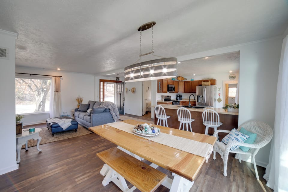 Dining Area | Dishware & Flatware