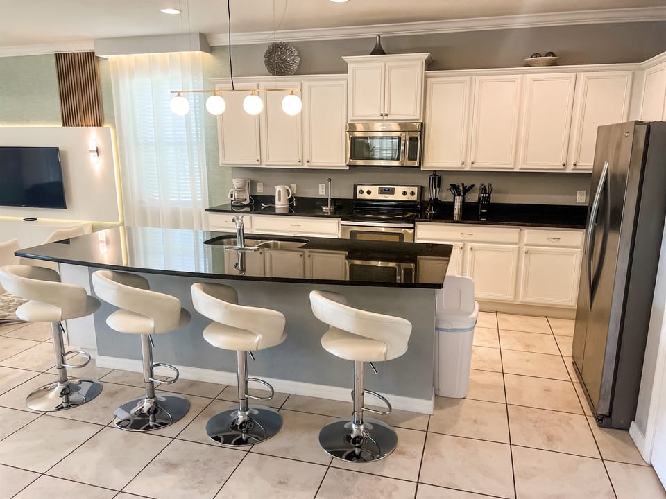 Full Modern Kitchen