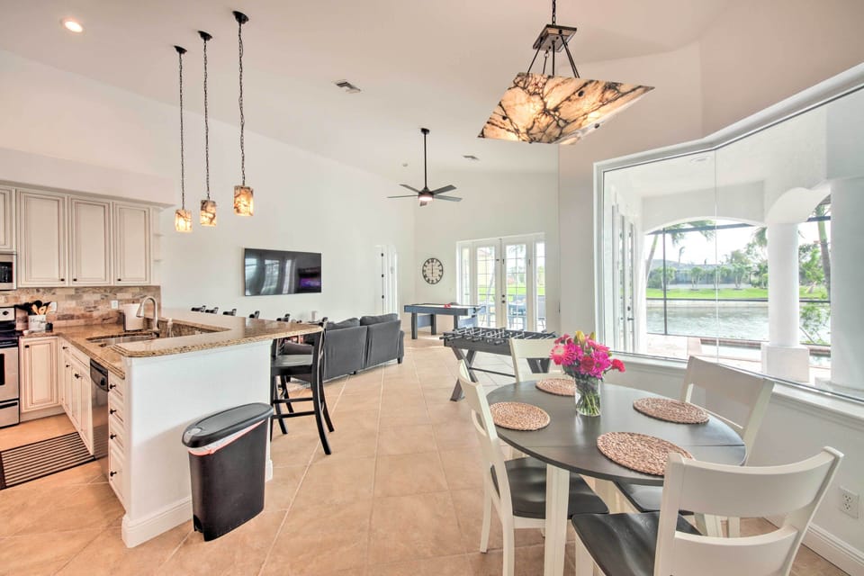 Additional Dining Area