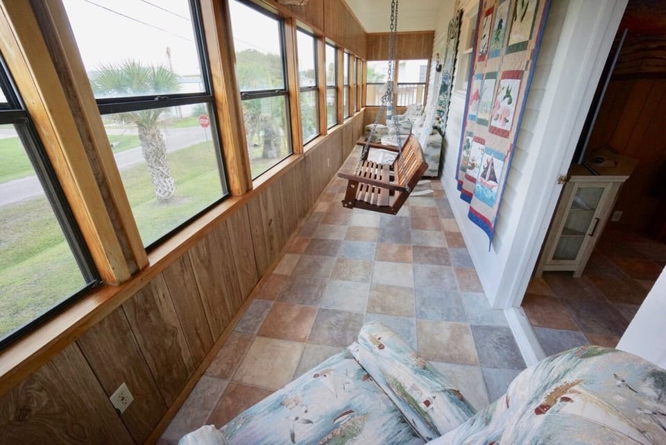 Gentle Breeze breezeway