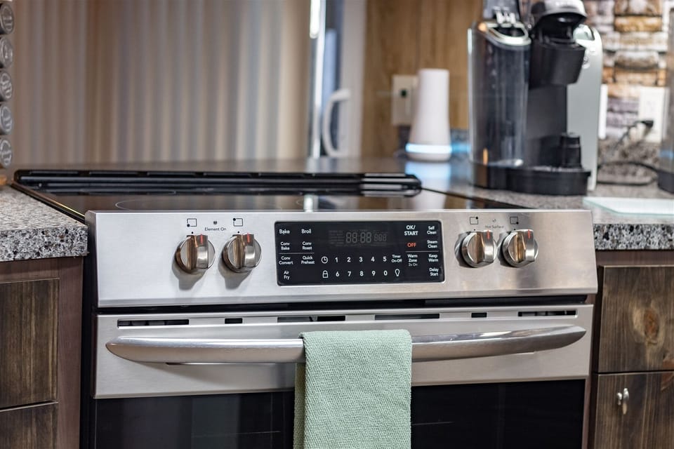 Fully equipped kitchen. Keurig and regular coffee makers