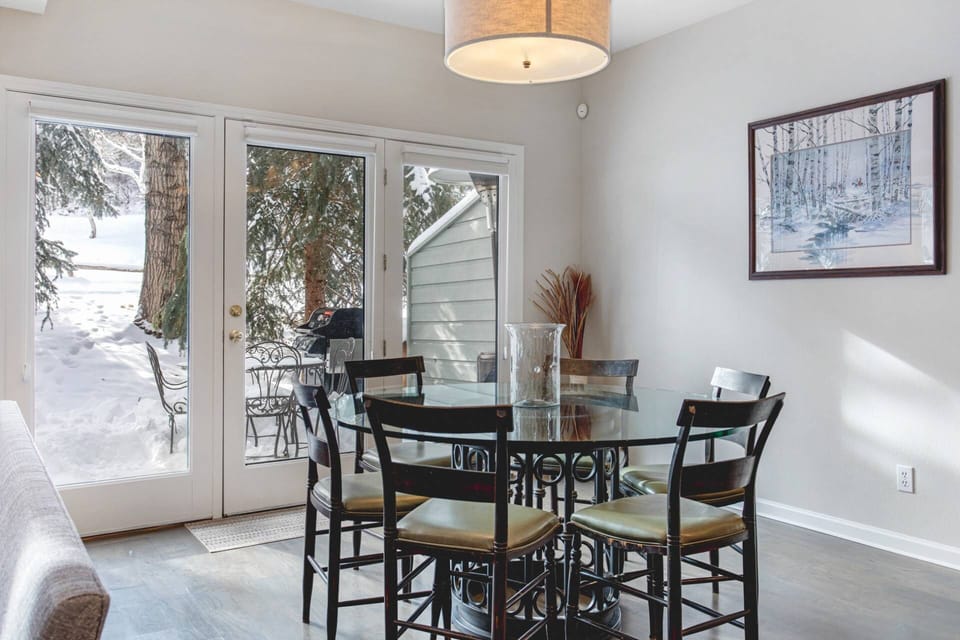 Dining with Seating for 6