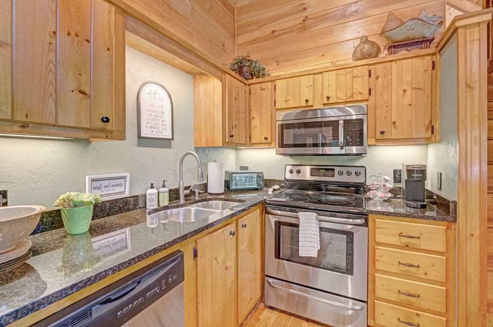 Kitchen---Granite Counter-tops, Stainless Steel