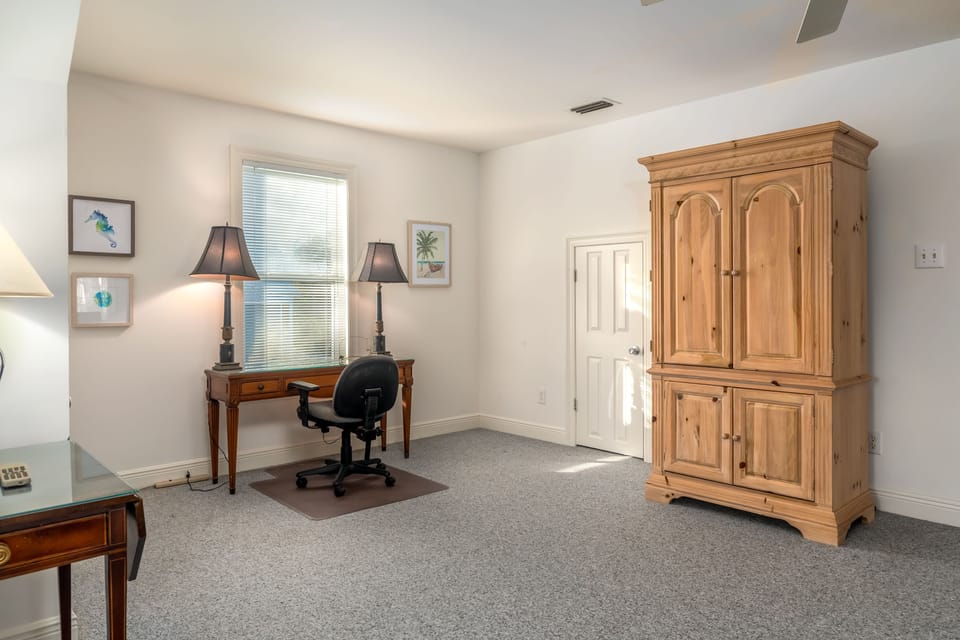 2nd Floor Master Suite Office