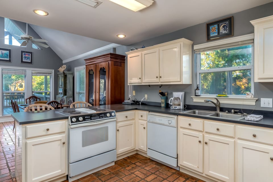 Island Spot Kitchen