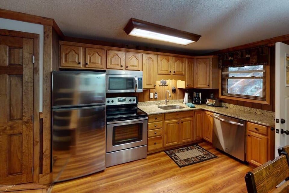 Check out our 360 tour - https://my.matterport.com/show/?m=wqhvTtjAU2h (2)