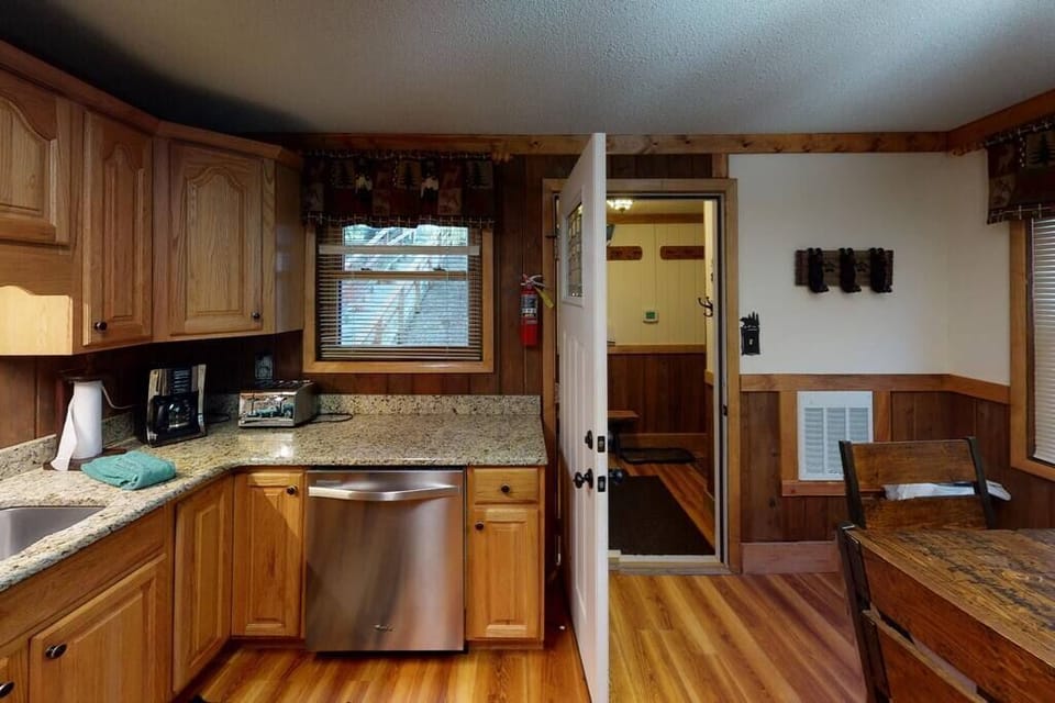 Check out our 360 tour - https://my.matterport.com/show/?m=wqhvTtjAU2h (6)