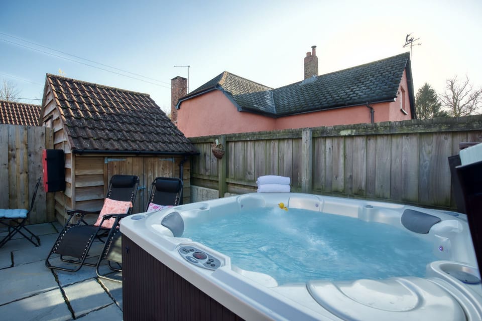 The hot tub at Grindle Cottage, Devon