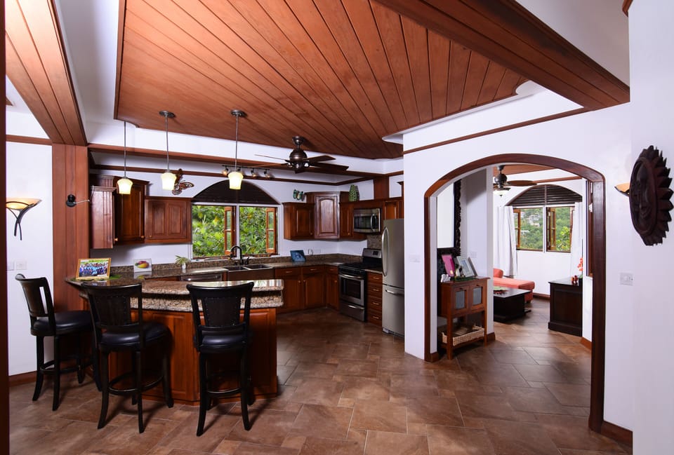 Open plan lounge kitchen diner