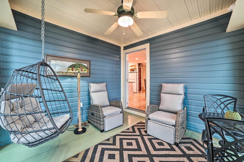 Sunroom | Outdoor Seating