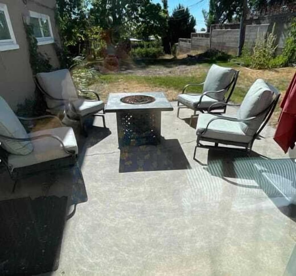 Cozy Canyon Rim furniture and fire pit