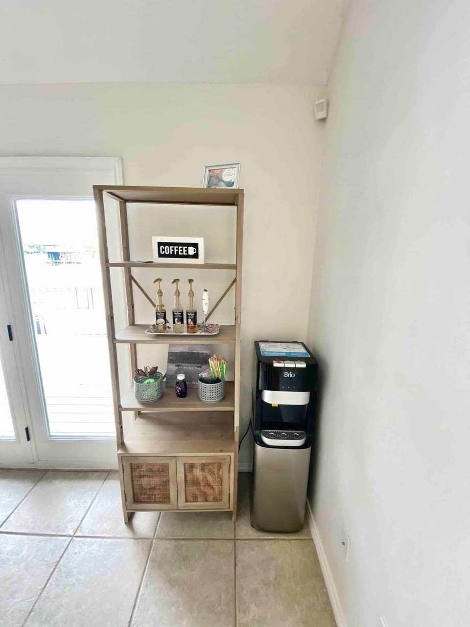 Coffee bar and water dispenser