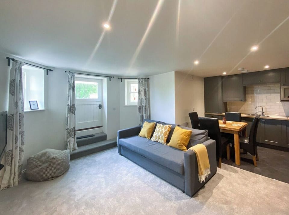 Living Room / Lounge