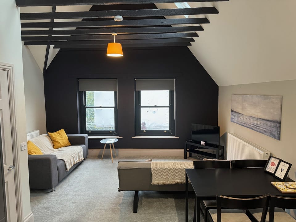 Living Room / Lounge