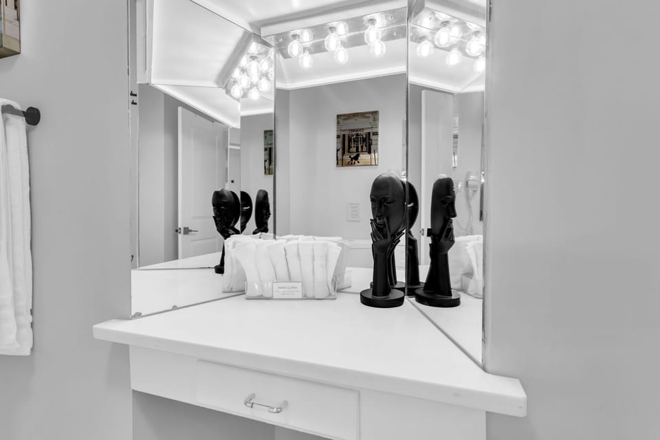 Hallway Bathroom (combination tub/shower, make-up vanity) - Main House