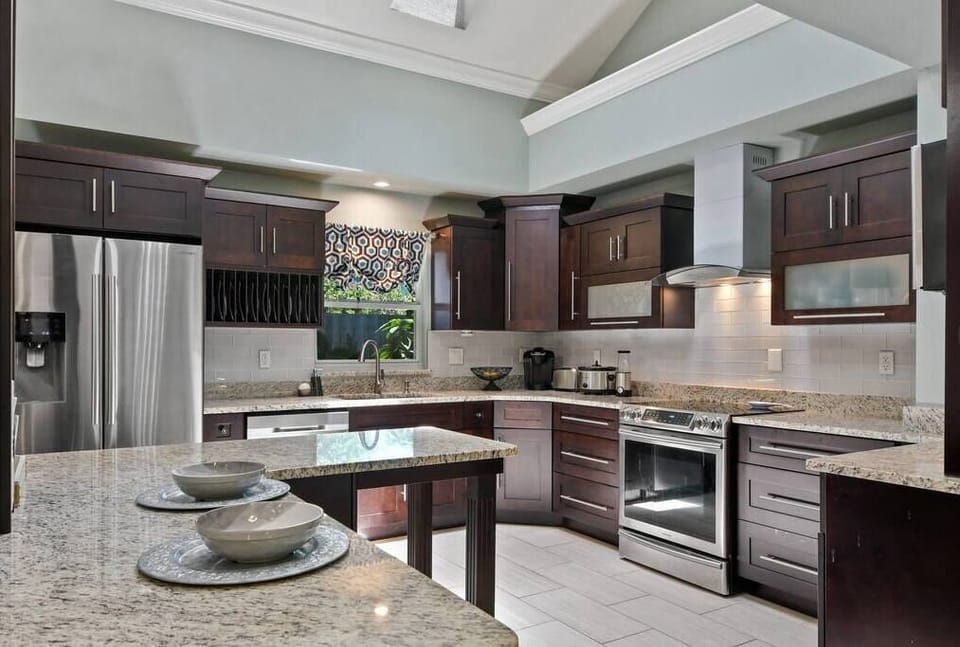 Large kitchen with everything you need to cook a meal