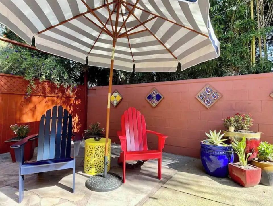 Morning coffee and/or twilight wine anyone? 