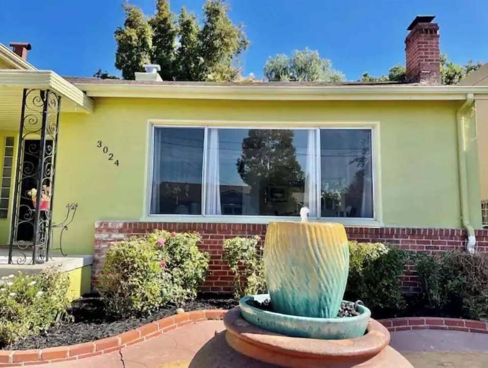 The fountain in our front garden is a hob for hummingbirds.  