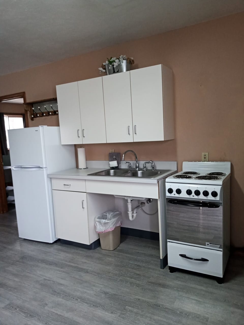 Full kitchen