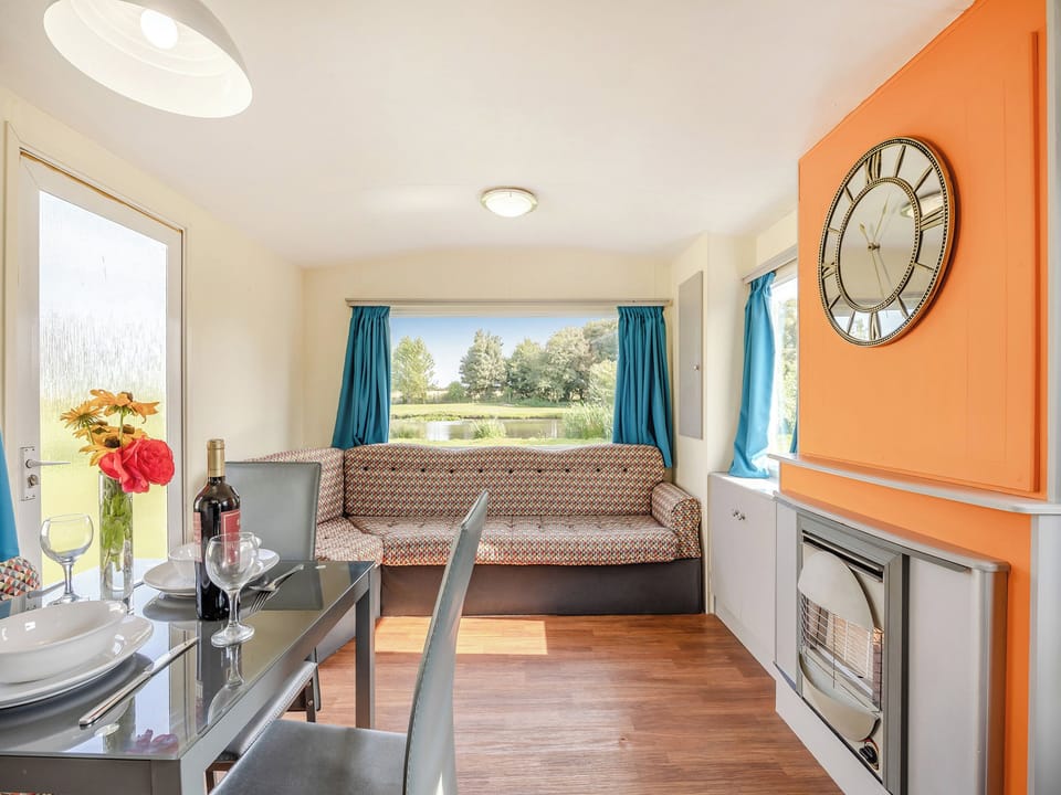 Living area | Kingfisher - Alvingham Fishing Lakes, Louth