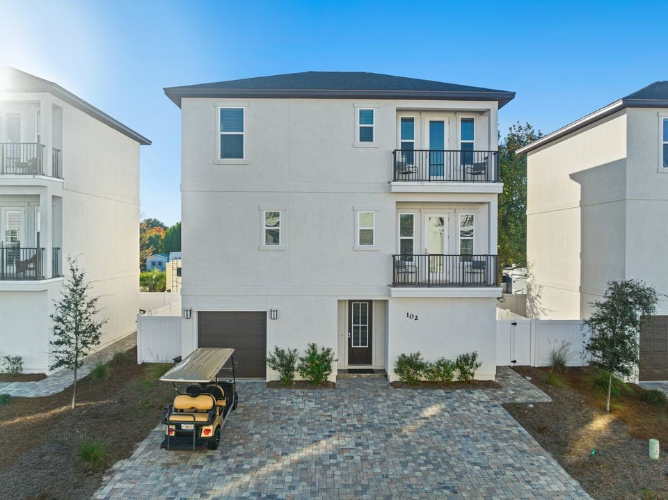 Chateau Vitamin Sea - Exterior Front