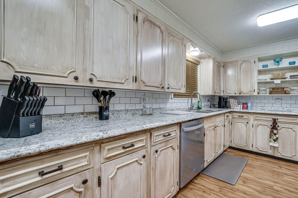 Kitchen | Private Setting | Natural Lighting