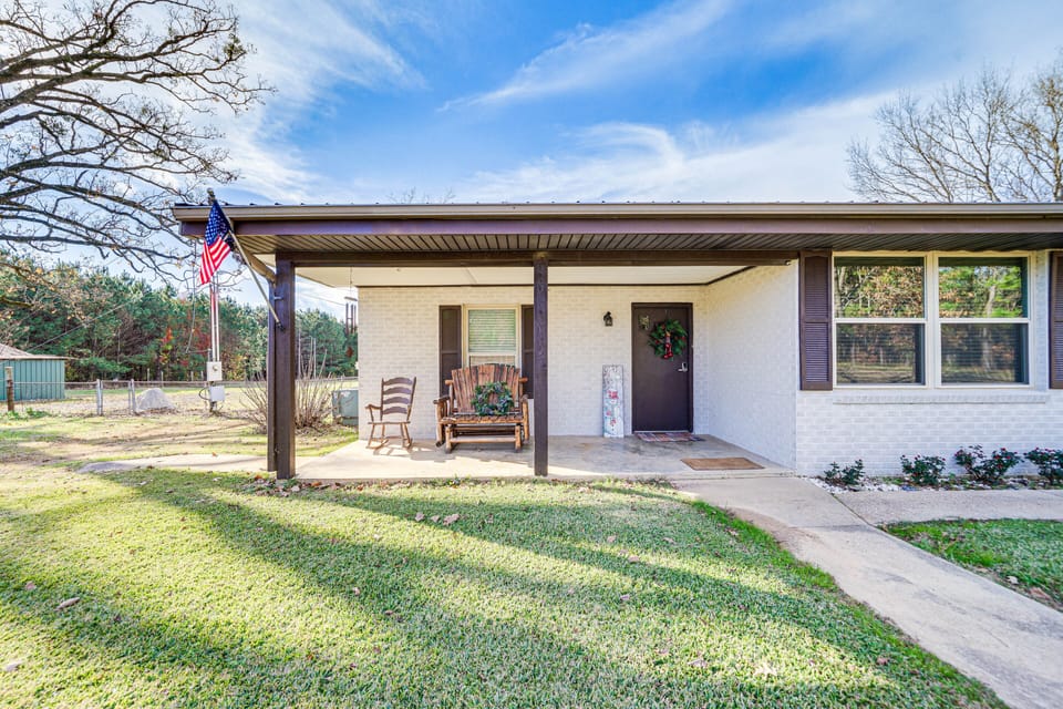 Lockesburg Vacation Rental | 3BR | 1BA | Step-Free Access | 1,200 Sq Ft