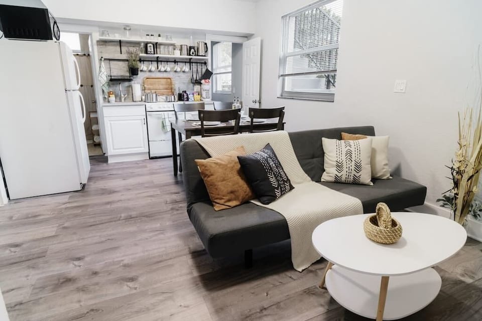 3545 SW #2 · Modern Apartment near Brickell & Coral Gables 2 (155)