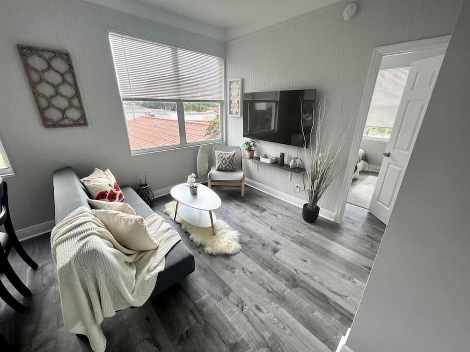 3545 SW #4 · Modern Apartment near Brickell & Coral Gables 4 (189)