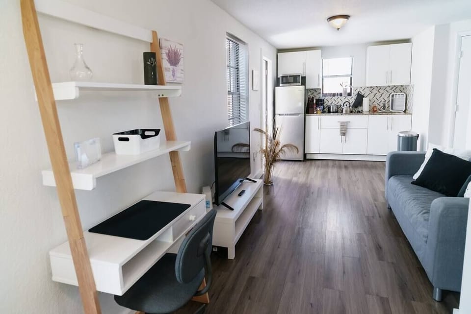 435 NW #2 · Modern Apartment near Brickell 2Br #2 (212)