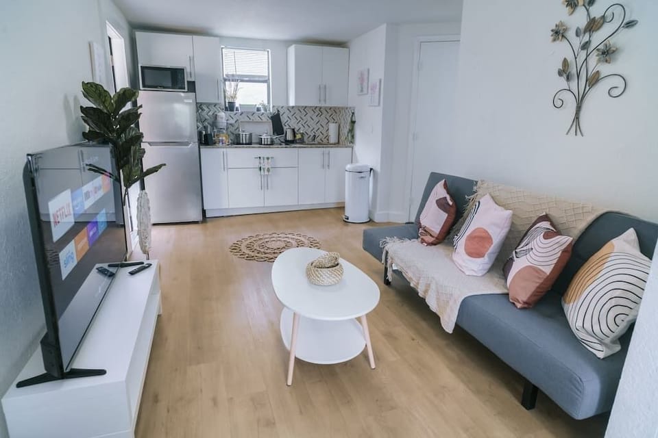 1068 NW #2 · Modern Apartment near Brickell 2Br (73)