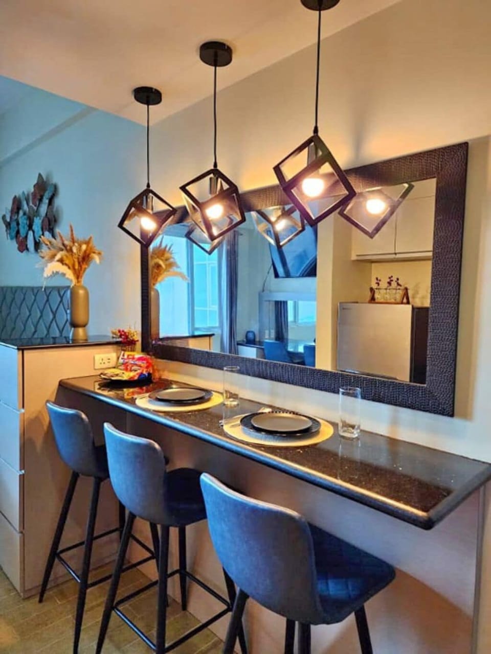 Bar/Dining