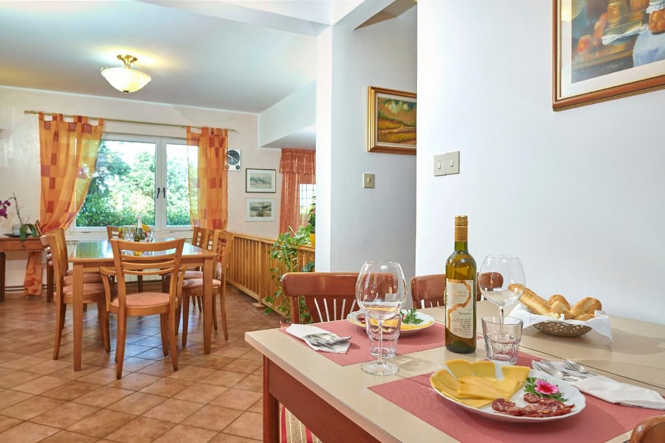 Kitchen area