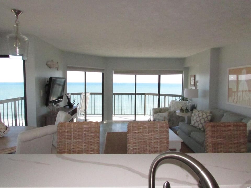 You won't mind cooking with a view like this!
