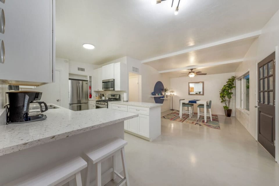 Beautifully updated, fully-equipped kitchen and dining space