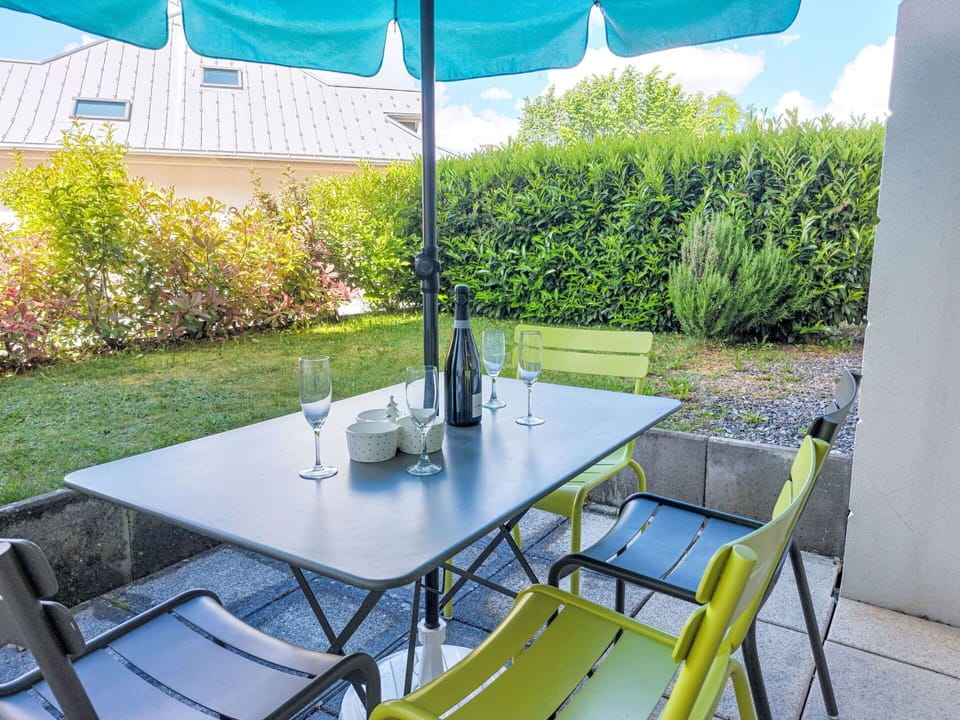 Table, Plant, Furniture, Property, Tableware, Chair, Light, Blue, Green, Azure