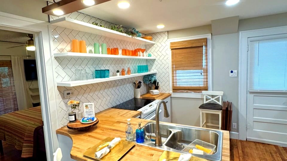 Open Kitchen to living and dining